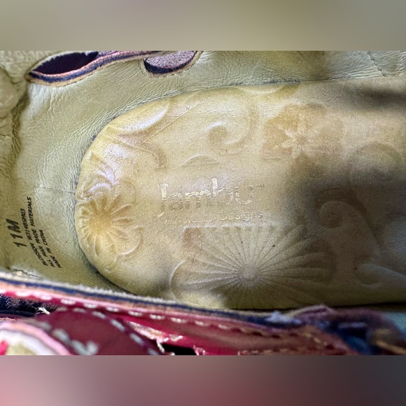 Jambu size 11M, Red - Picture 8 of 17